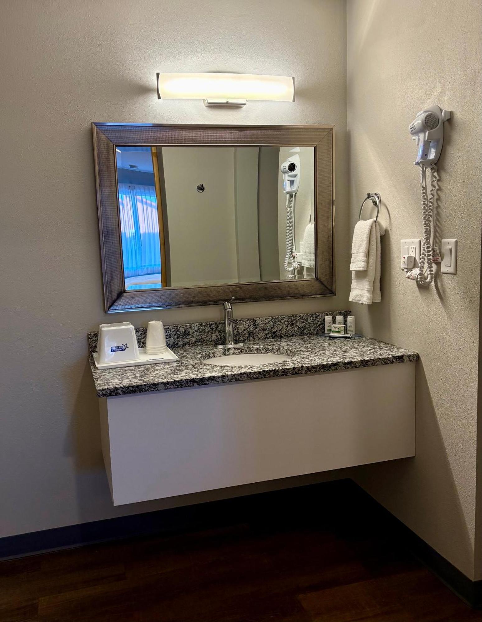 Americas Best Value Inn Уолл Экстерьер фото