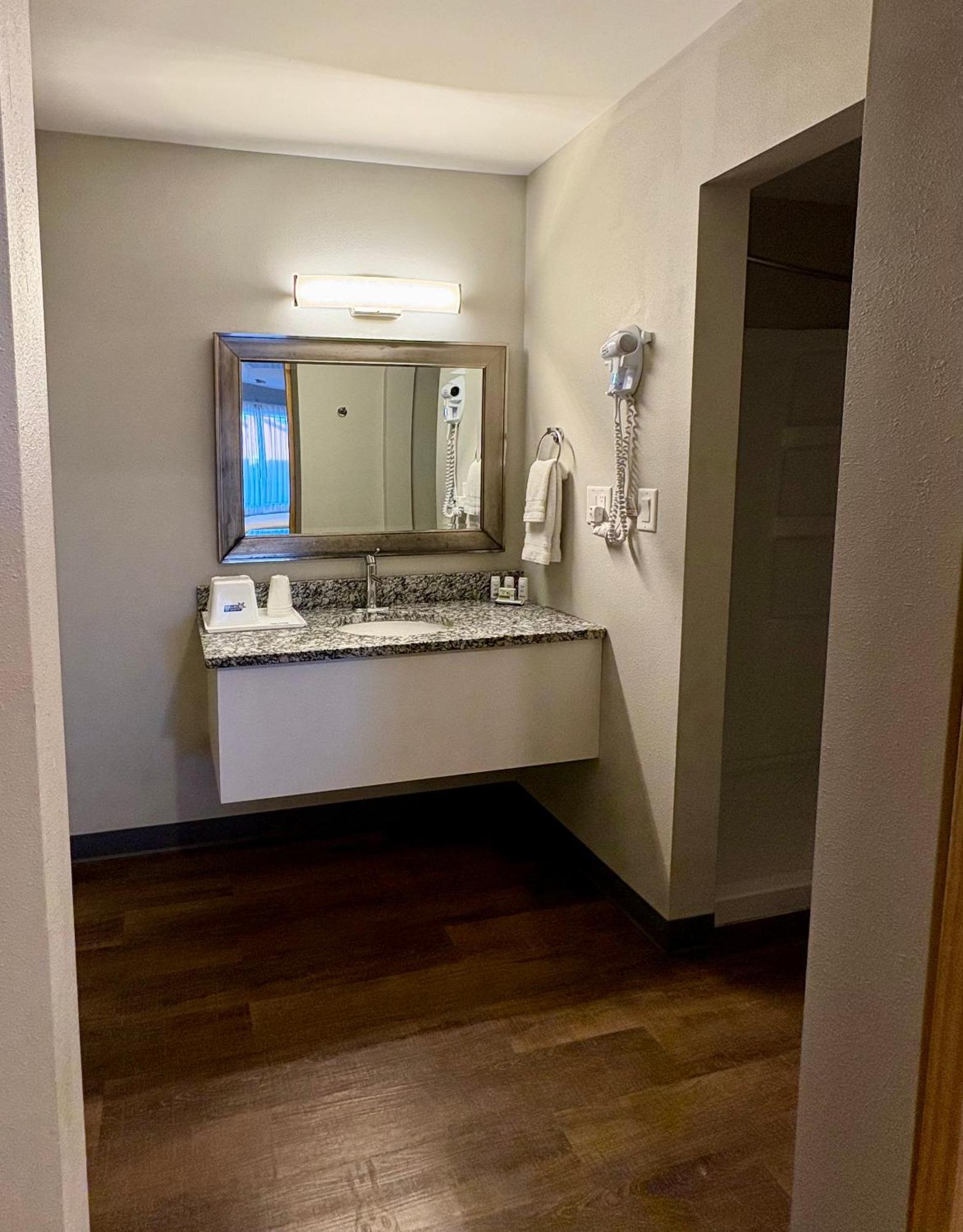Americas Best Value Inn Уолл Экстерьер фото